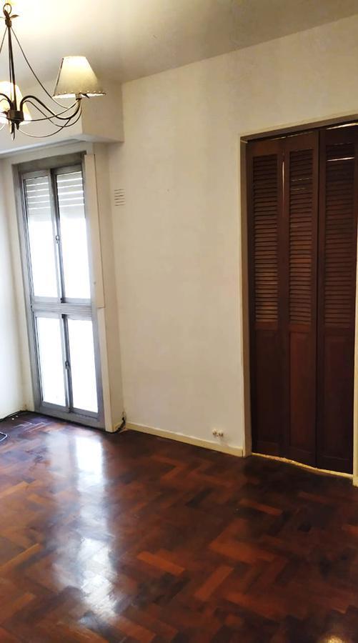 Vendo:B.Norte:2 Amb. Muy Lum. Balcón francés. Cocina completa. Baño en suite. 3 piso por escalera.