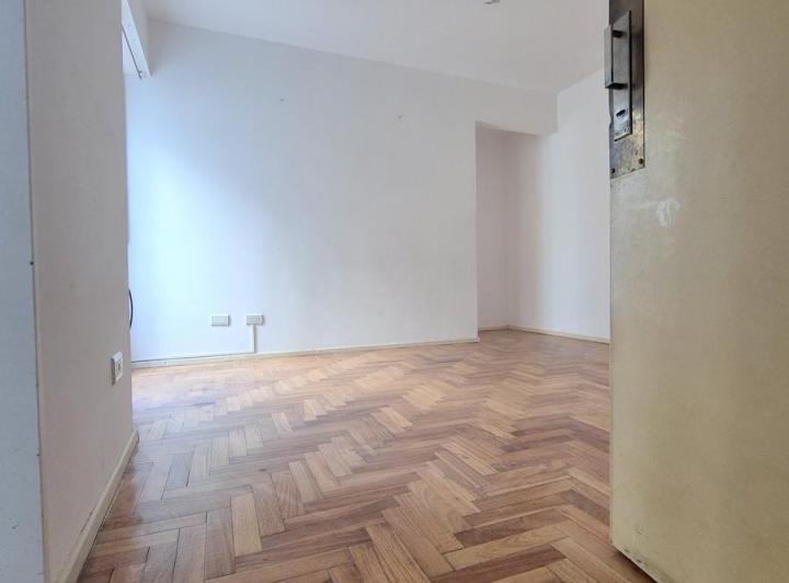 B. Norte: Alquilo: 2 amb. muy luminosos. Cocina y baño completos. Lav. Indepen. 4