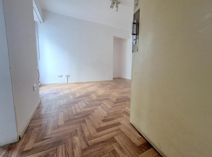B. Norte: Alquilo: 2 amb. muy luminosos. Cocina y baño completos. Lav. Indepen. 5