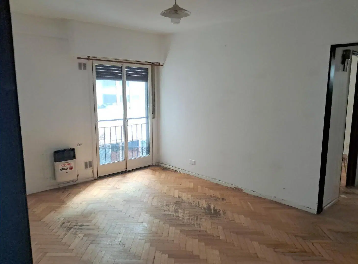 Departamento en alquiler: 2 amb. muy lum. Cocina y baño completos. Excelente ubicacion.- 5