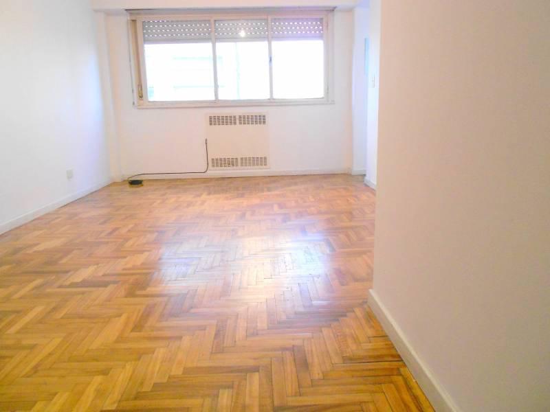 Foto de Alquilo: Once: 3 amb. Contrafrente. Balcón. Cocina, baño completo y toilette. Todo Luz.-, imagen 3