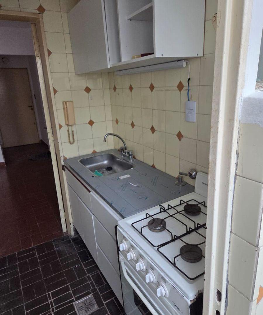Foto de BUEN 2 AMBIENTES MUY LUM PISO 5° CFTE AP/PROF LAVADERO INDEP VALENTÍN, imagen 4
