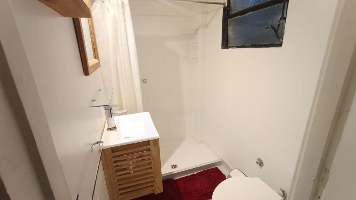 Foto de EXC 2 AMB MUY BUEN ESTADO PISO 3° MUY/LUMINOSO BAÑO Y COCINA RECICLADOS, imagen 2