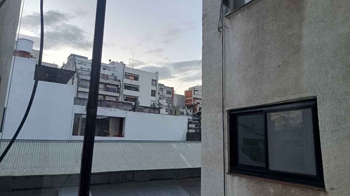 Foto de EXC 2 AMB MUY BUEN ESTADO PISO 3° MUY/LUMINOSO BAÑO Y COCINA RECICLADOS, imagen 3