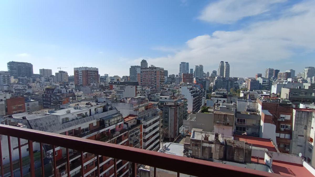 Foto de EL MEJOR 2 AMB IMPECABLE ESTADO P 14° TODO EXTERNO EXC VISTA BALCÓN, imagen 3