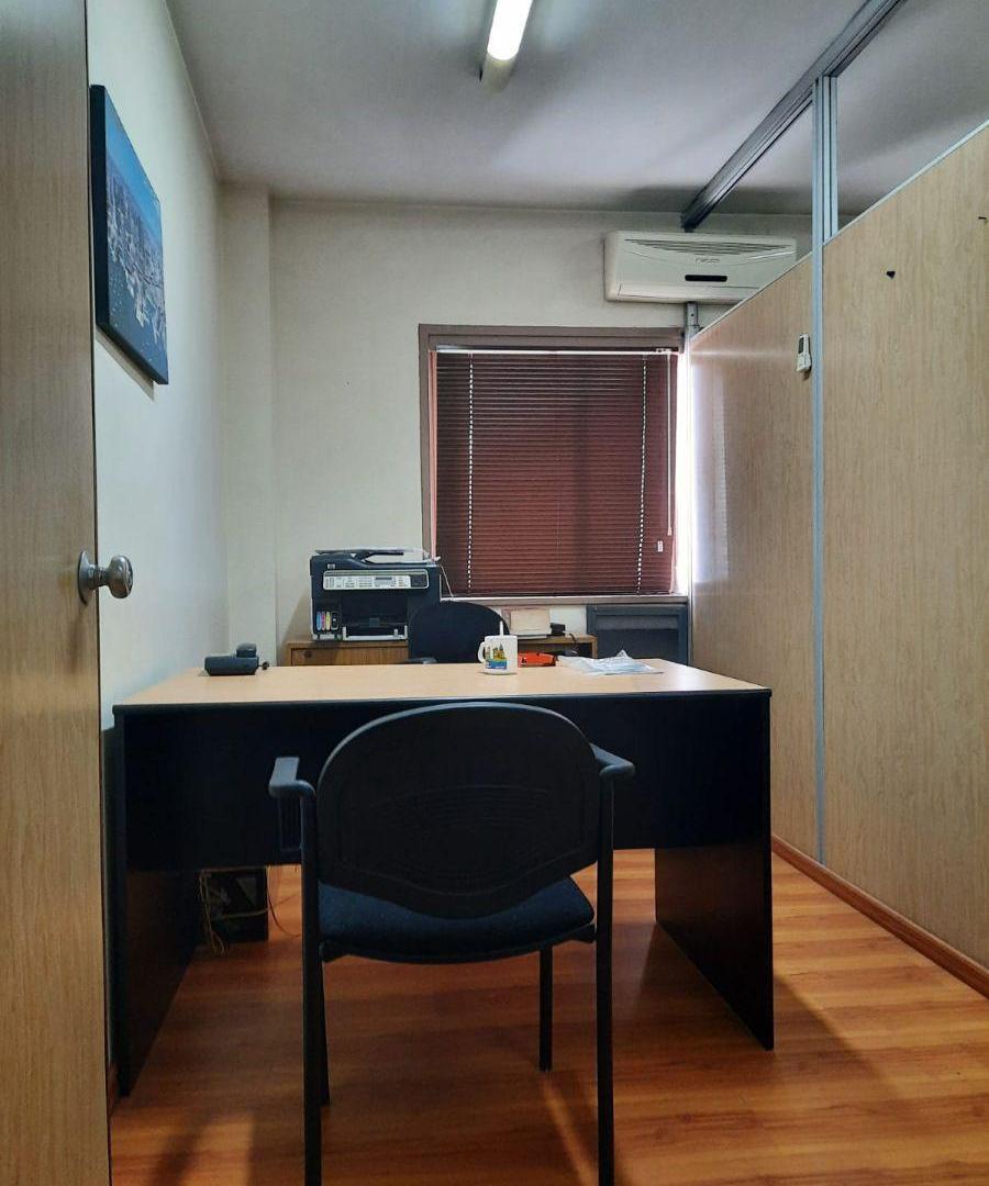 Foto de Exc 4 amb en 2 oficinas unificadas piso 6° Seguridad bño impec 42m2 luz, imagen 5