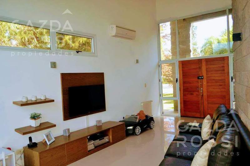 Foto de Hermosa casa de estilo moderno en El Lauquen, Canning, imagen 2