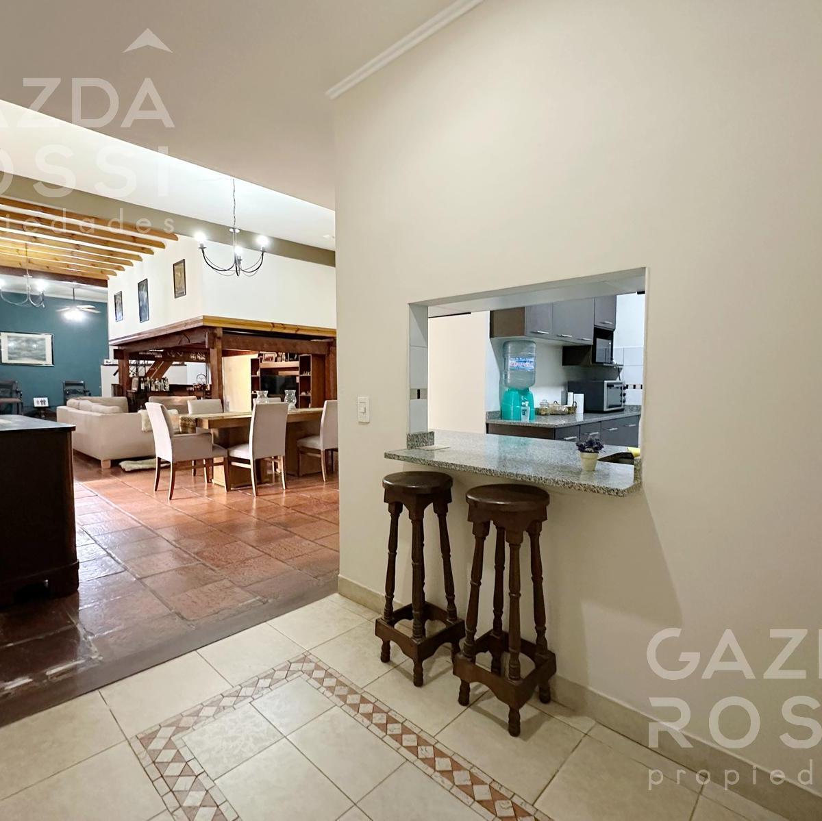 Casa con piscina en Monte Grande