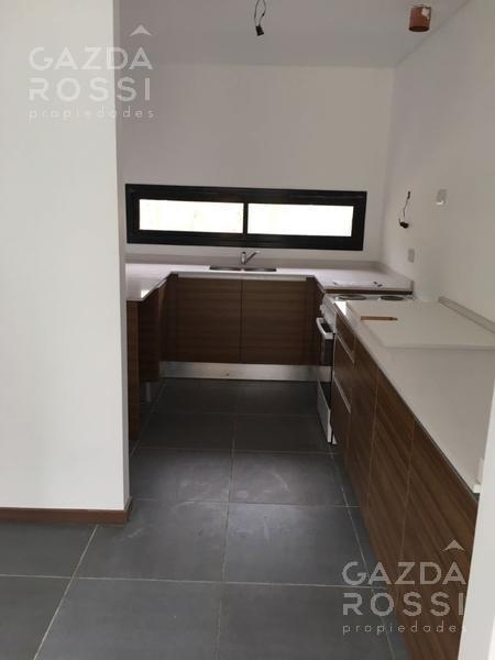 Venta de duplex con jardin en Espacio las cavas, Canning