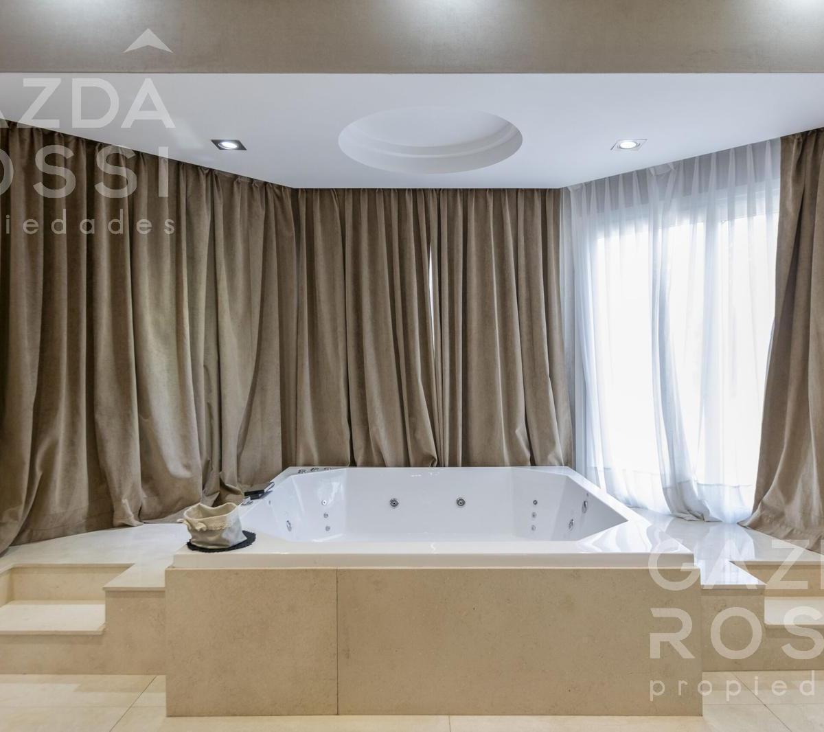 Magnifica Propiedad en Doble Lote Saint Thomas Este - Oeste 5