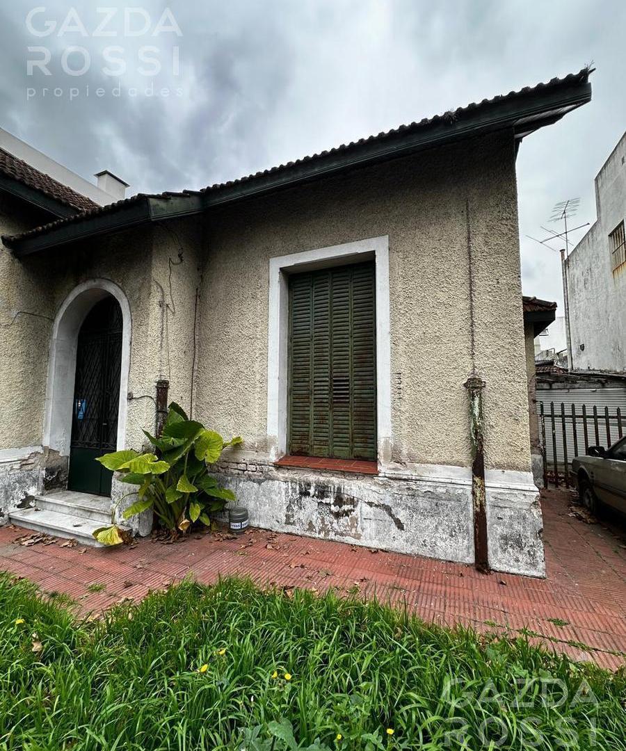 Casa en venta en Lomas De Zamora a refaccionar