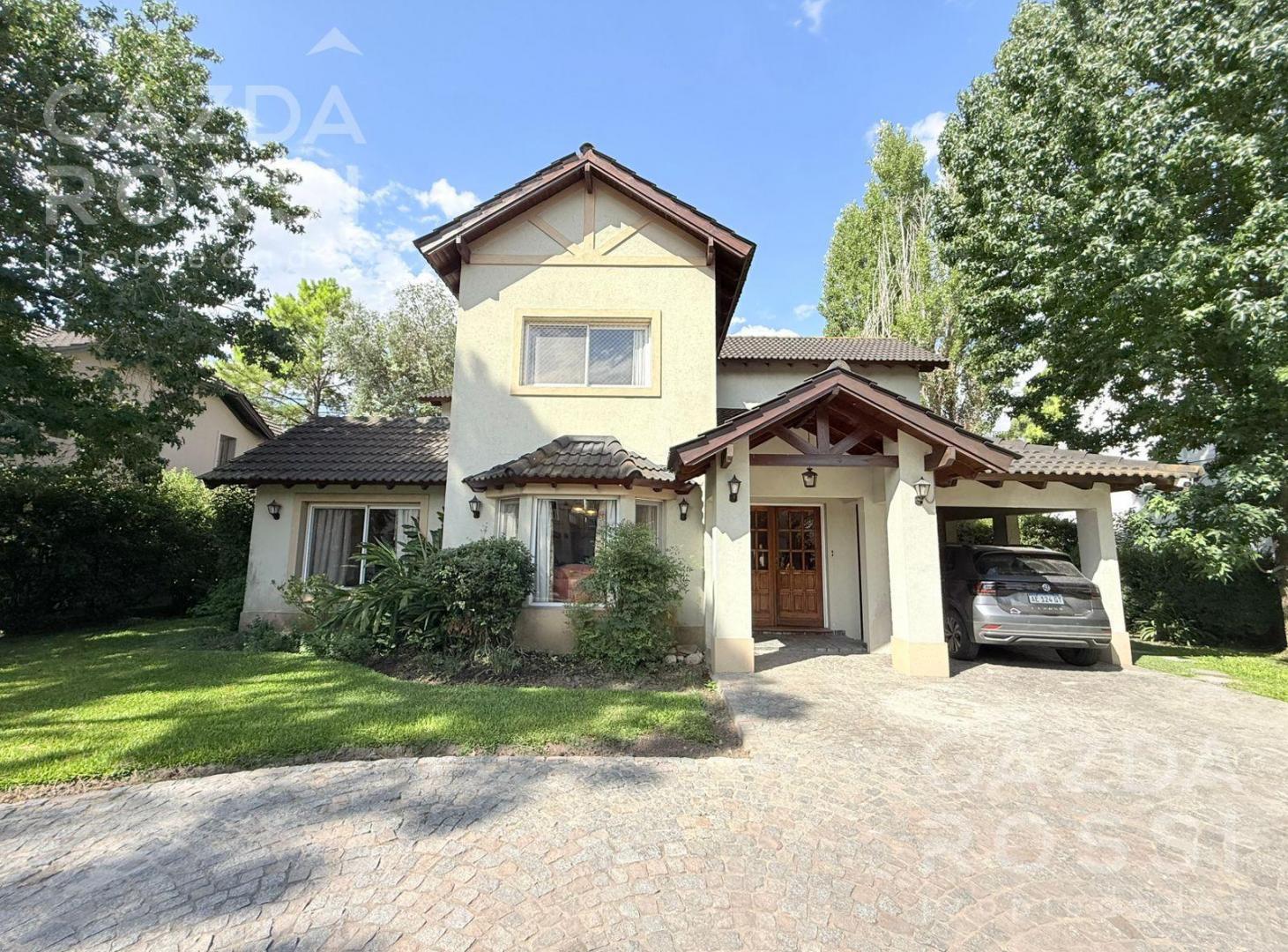 Hermosa casa en Saint Thomas Sur apto credito