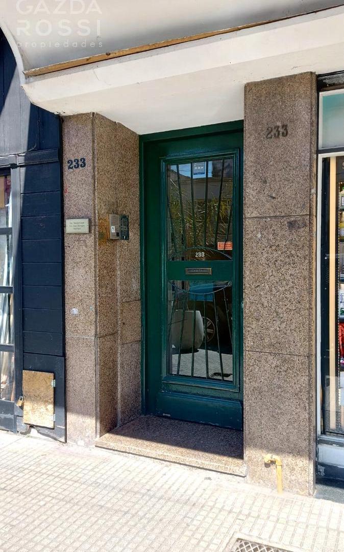 Departamento en Banfield con Jardin - Apto vivienda o profesional -