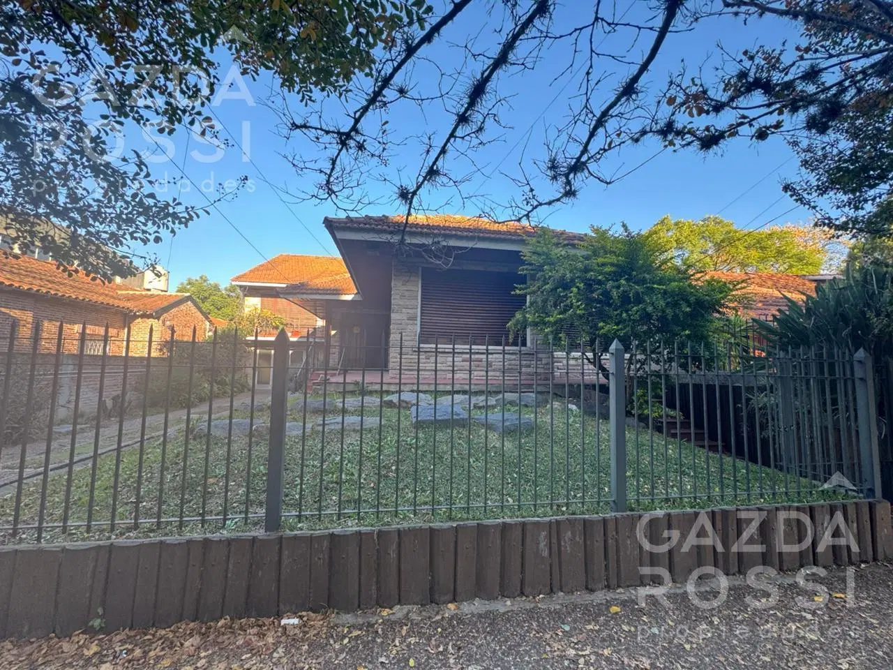 Casa en venta en Adrogue 4