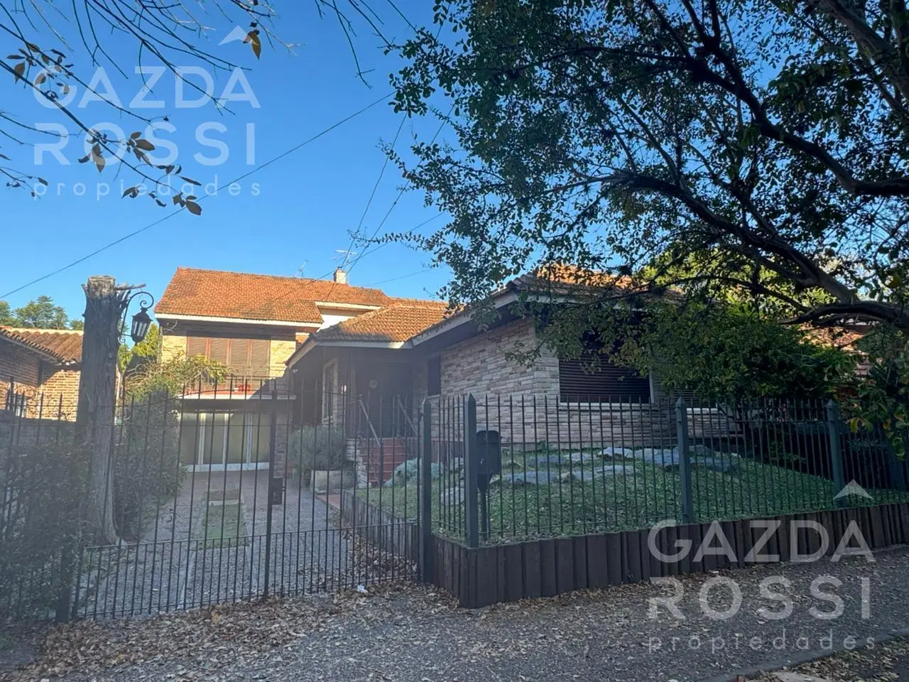 Casa en venta en Adrogue 3