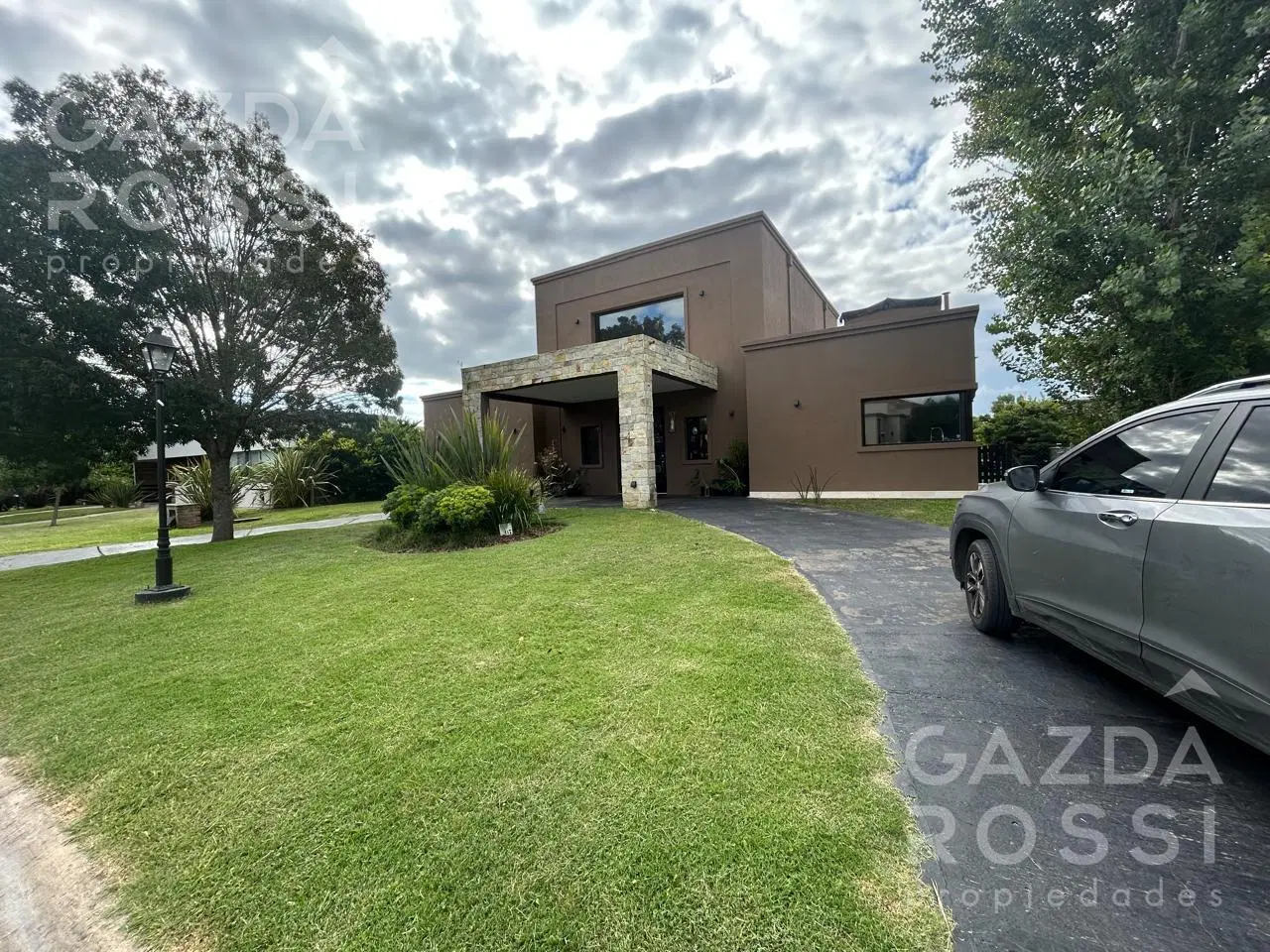 Espectacular casa en Santa Juana 2