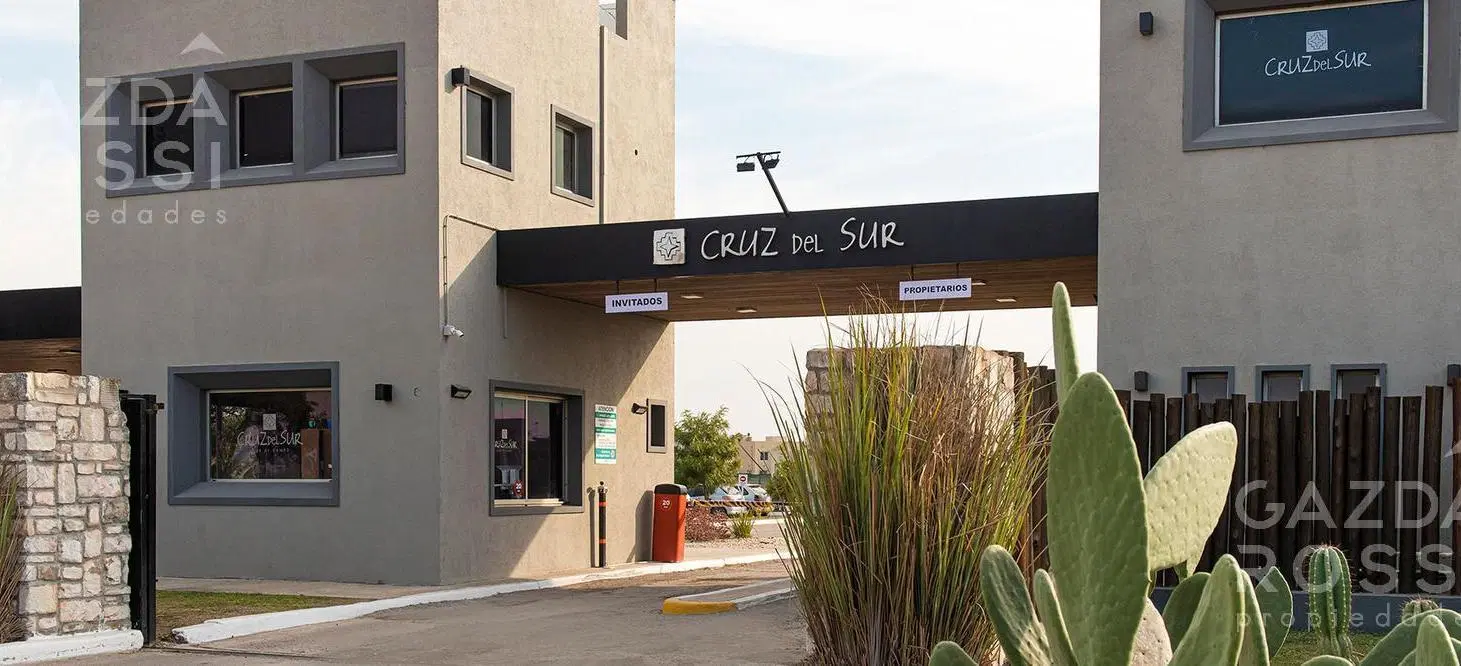Terreno en Cruz del Sur 4