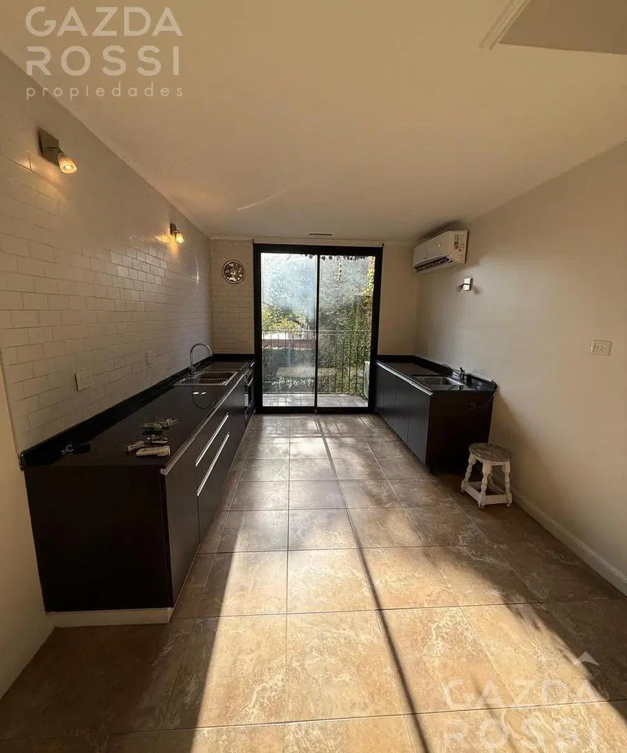 Hermoso piso de 3 ambientes con espacio guardacoche en Monte Grande. 2