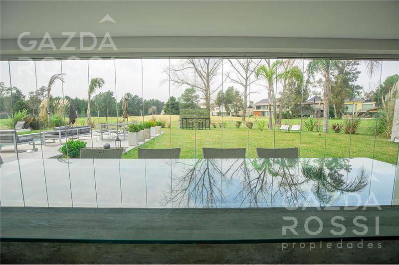 Foto de Moderna propiedad en Saint Thomas Este, imagen 3