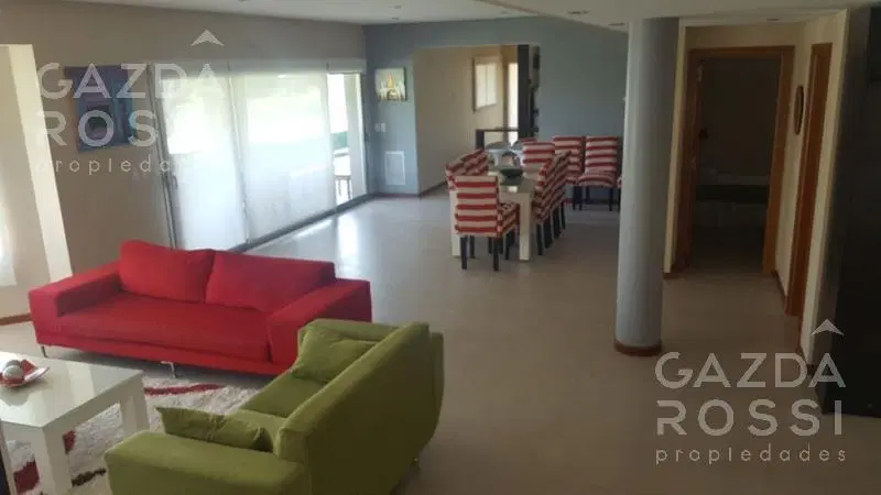 EXCELENTE PROPIEDAD EN CLUB DE CAMPO EL LAUQUEN 2