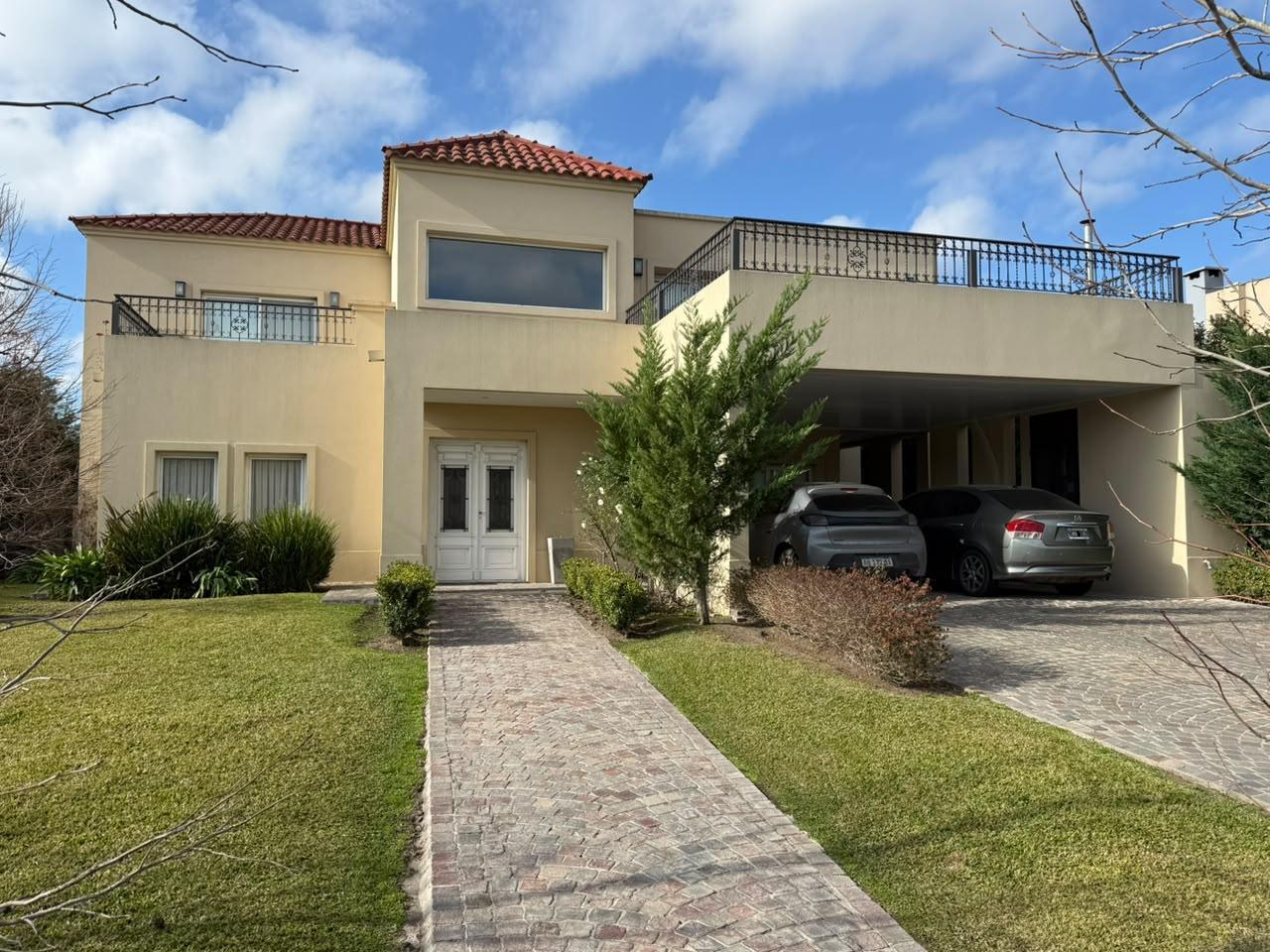 Foto de Casa en Barrio Los Naranjos., imagen 1