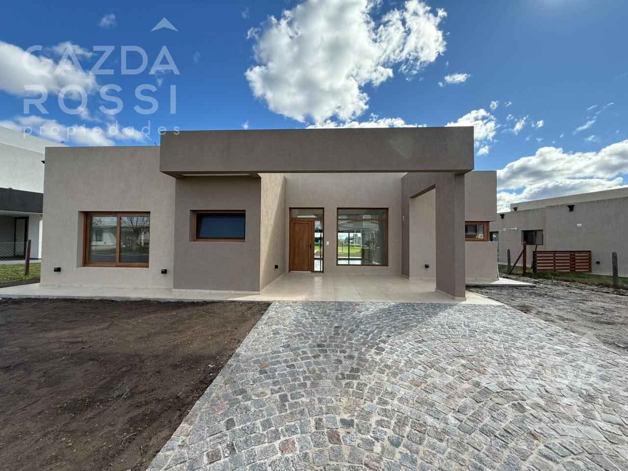 Foto de Casa con piscina a estrenar en Barrio San Felipe, imagen 1