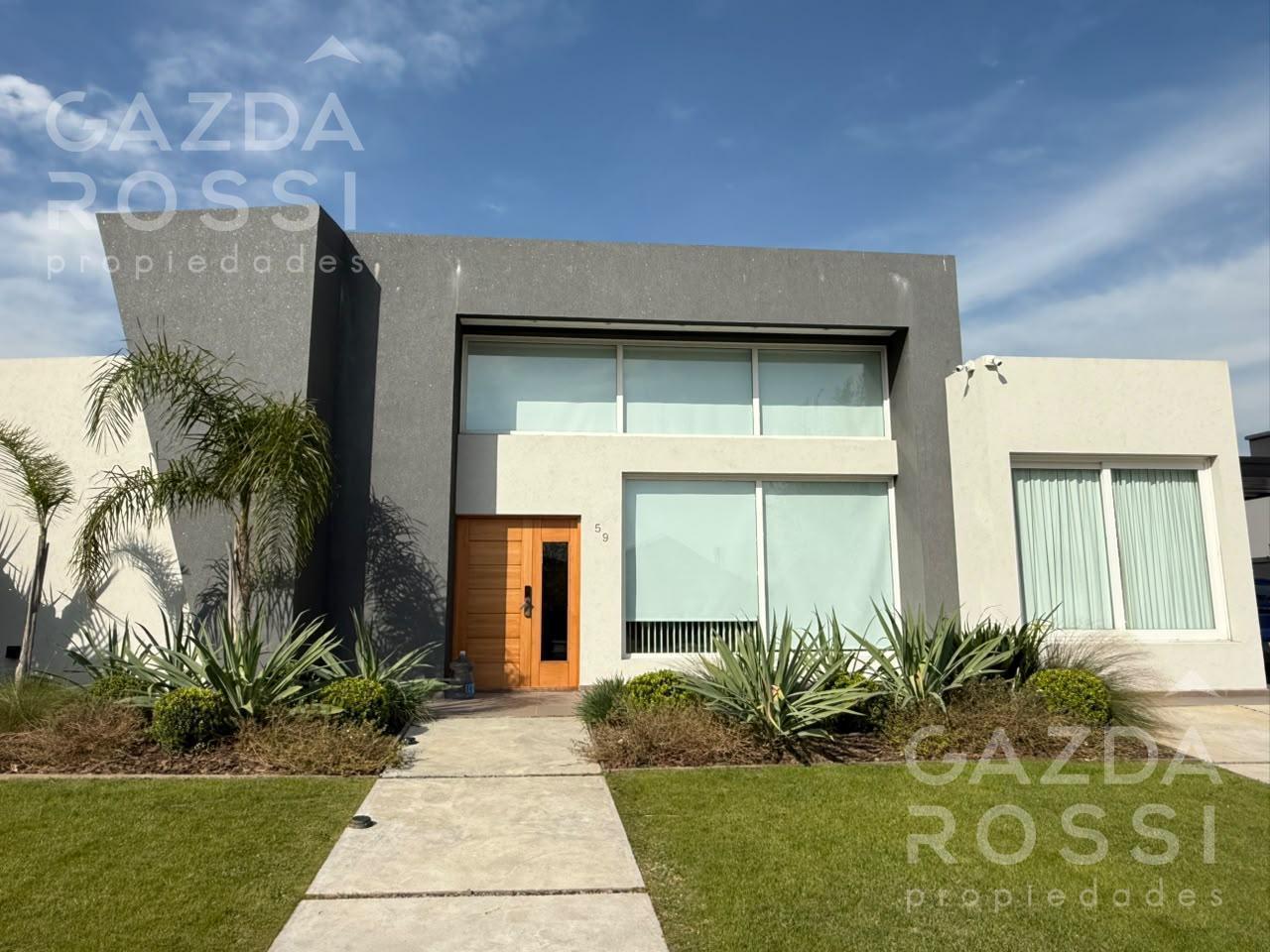 Foto de Espectacular propiedad de diseño y calidad en Barrio Privado Santa, imagen 1