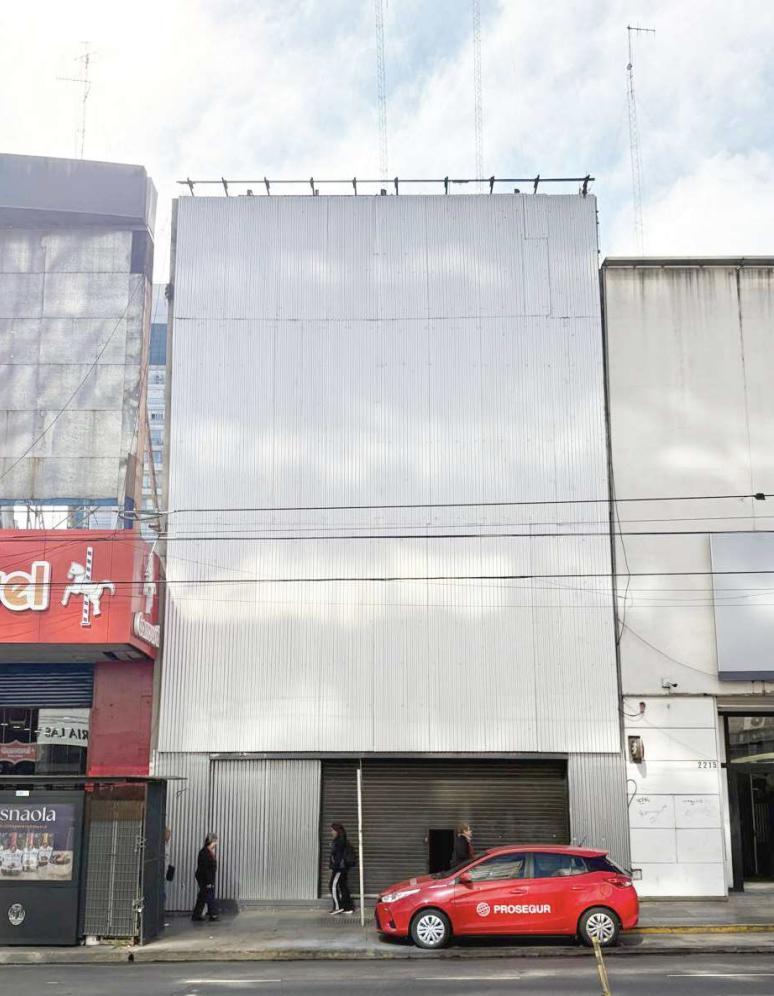 Foto de Excelente Local Emplazado Sobre Lote Propio Ubicado en Av Cabildo, imagen 2