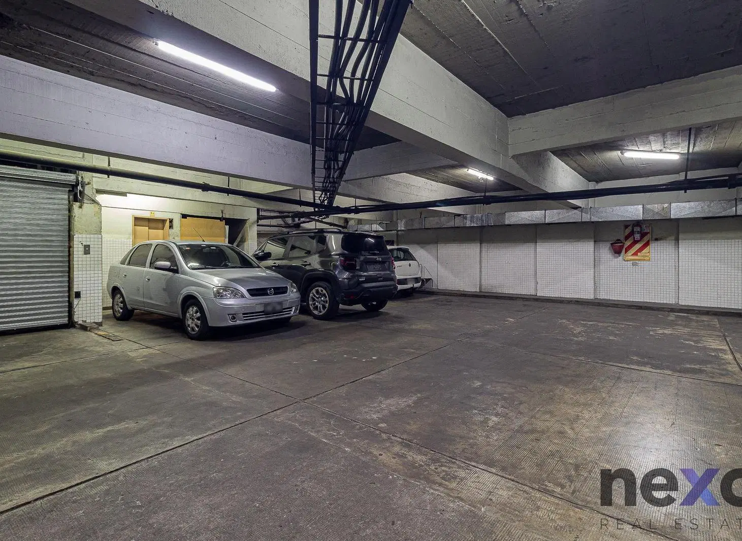Oficina en Venta con 2 Cocheras en Microcentro 3