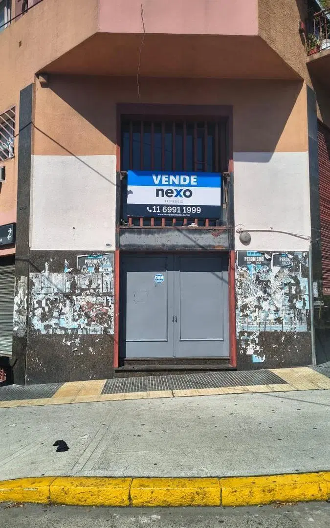 Amplio Local a la Venta en Esquina, 3 Plantas con Gran Potencial 3