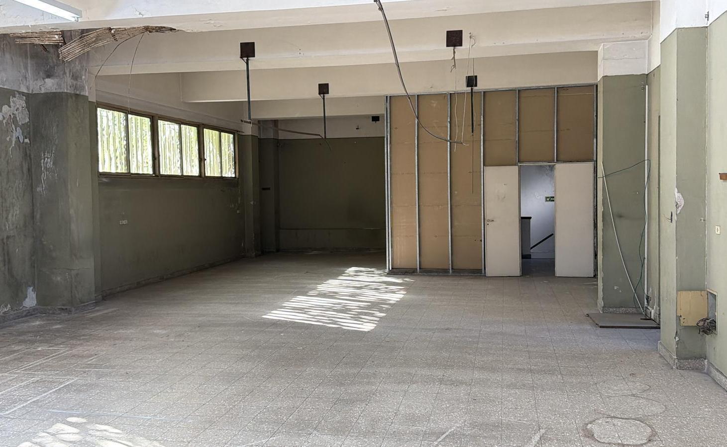 Foto de Venta de Local en Esquina sobre Lote Propio, imagen 4