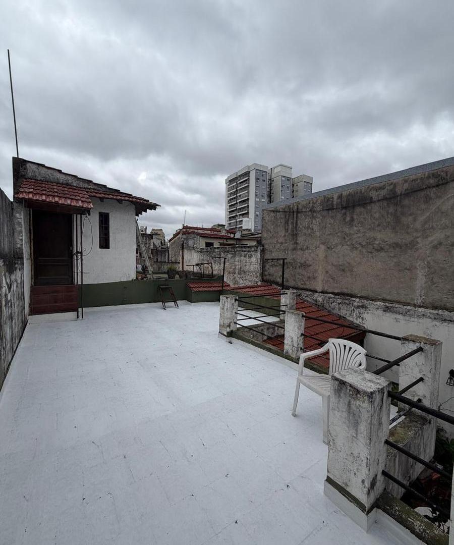 Foto de Amplio PH en Parque Chacabuco con Patio y Terraza, imagen 2