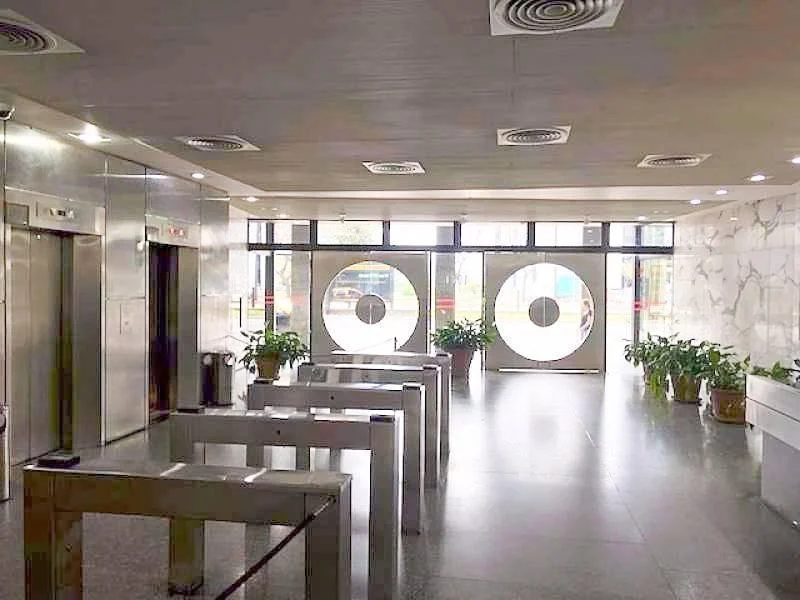 Foto de Av. L. N. Alem 1050 Piso 3 - Excelente Oficina en Alquiler, imagen 1