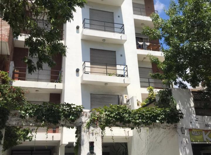 DEPARTAMENTO en ALQUILER- Plaza Paso 13 y 49 La Plata. Monoambiente con cochera 1
