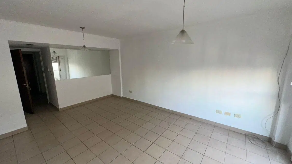 DEPARTAMENTO 3 dormitorios + COCHERA cubierta en VENTA, en La Plata. 4