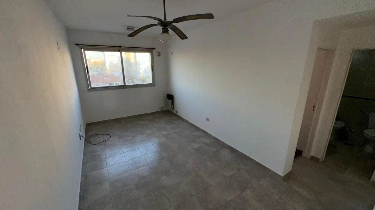 DEPARTAMENTO 1 dormitorio en ALQUILER con COCHERA, en la ciudad de La Plata. 3