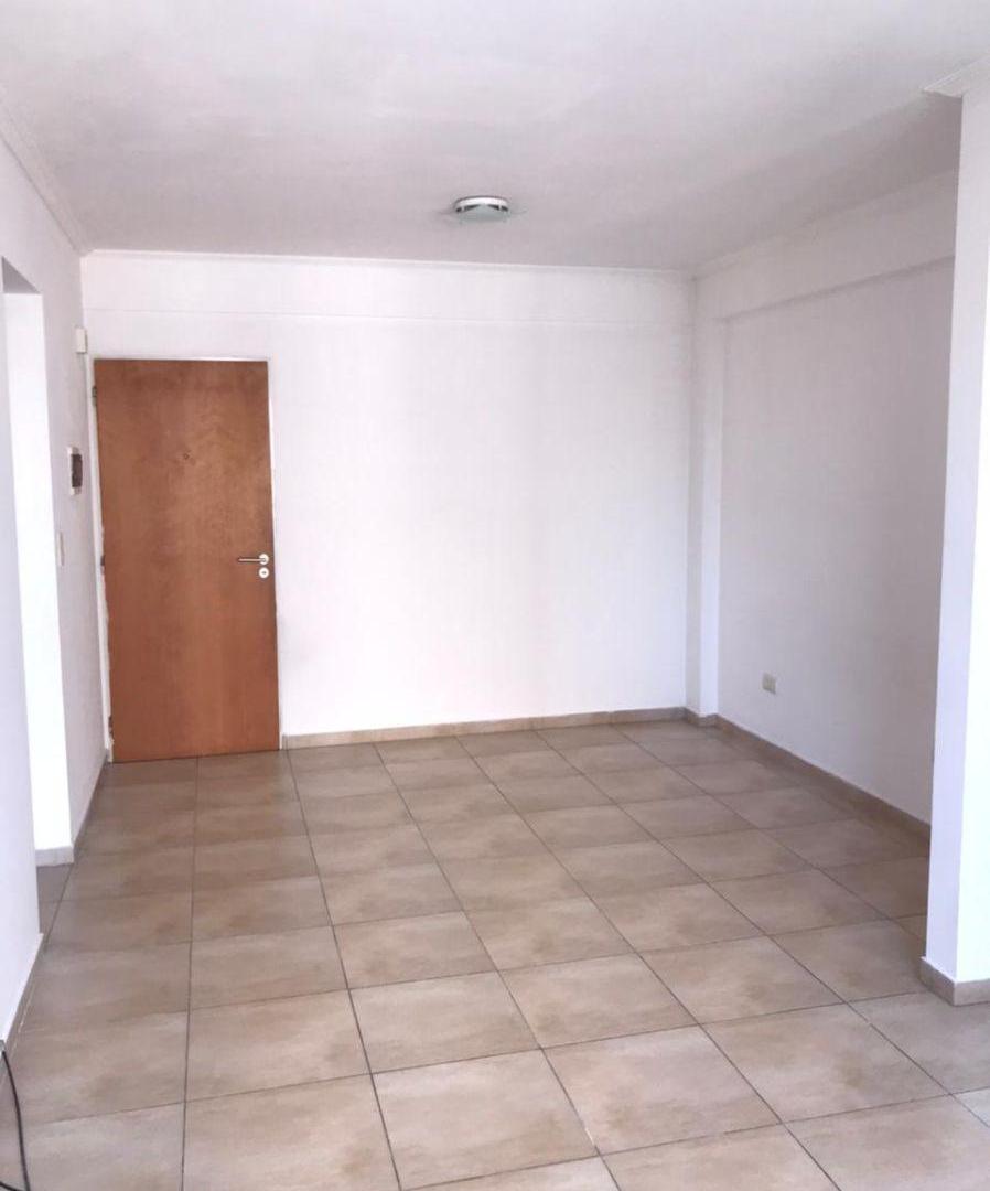 Foto de DEPARTAMENTO 1 dormotorio en ALQUILER, en calle 30 y 38 de La Plata, imagen 3