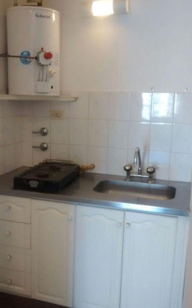 Foto de Monoambiente / Oficina con baño privado - en ALQUILER - calle 47 e/ 13, imagen 5