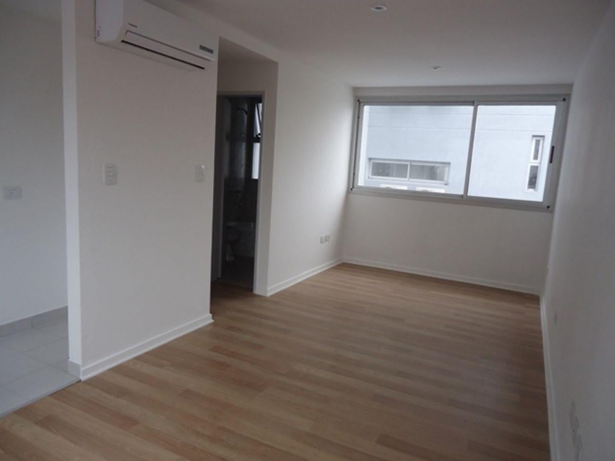 Foto de DEPARTAMENTO monoambiente dividido en ALQUILER - calle 24 y 25 La Plata, imagen 5