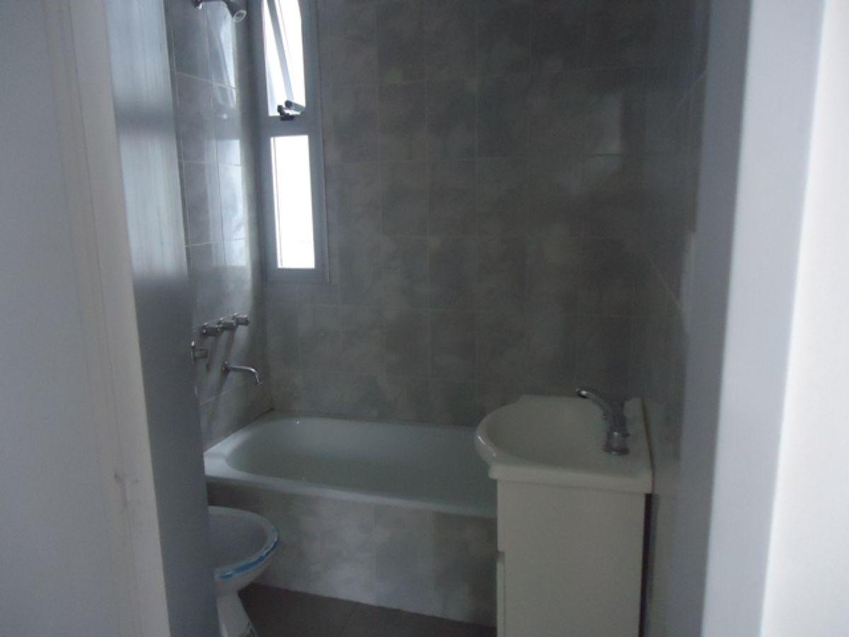 Foto de DEPARTAMENTO monoambiente dividido en ALQUILER - calle 24 y 25 La Plata, imagen 3