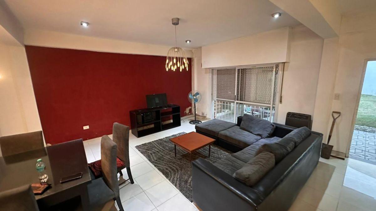 Foto de CASA amueblada en ALQUILER - Avenida Montevideo y 28 de Berisso, imagen 3