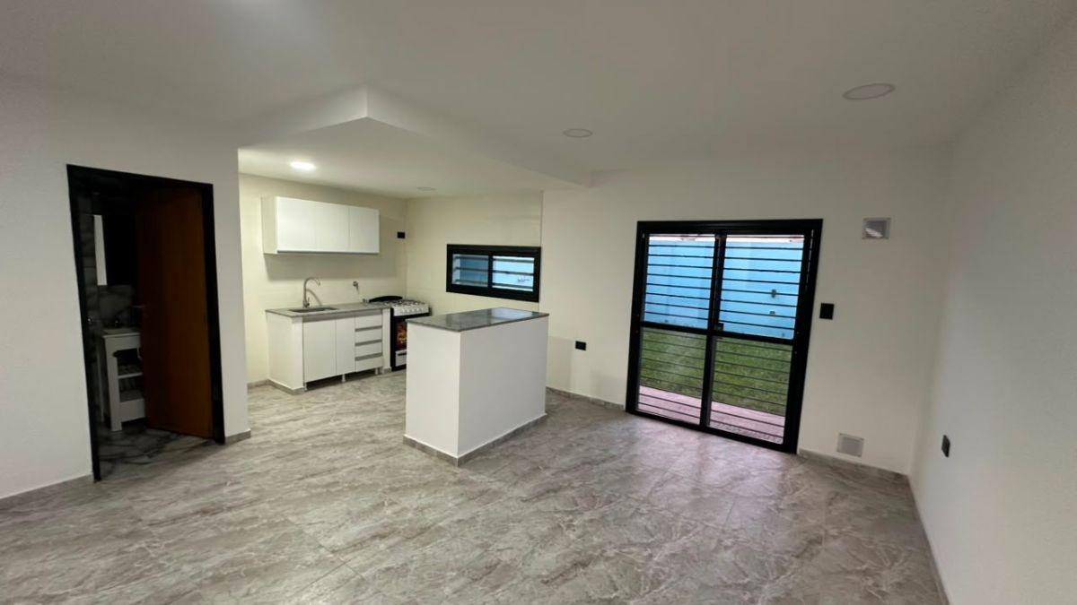 Foto de DEPARTAMENTO tipo DÚPLEX a estrenar - ALQUILER - 21 e/ 514 y 515 - La, imagen 2