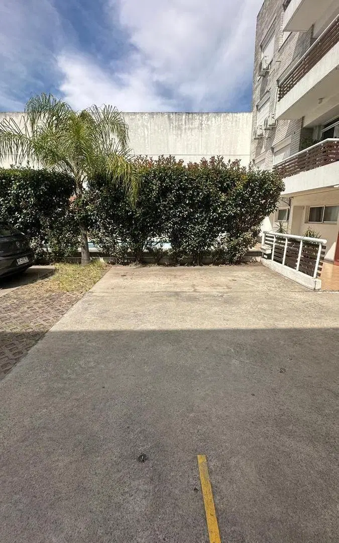 Venta de Cochera en Villa del Parque 2