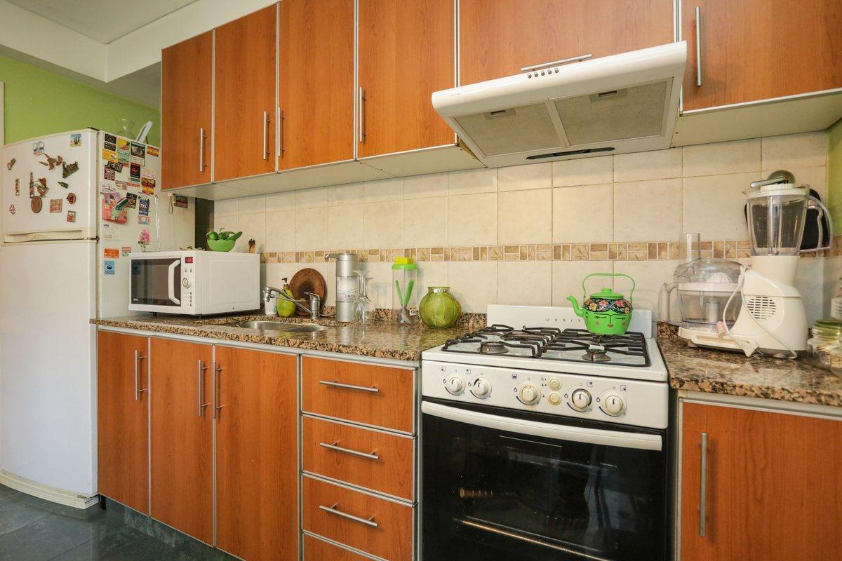 Departamento 4 Ambientes con Cochera Flores 2