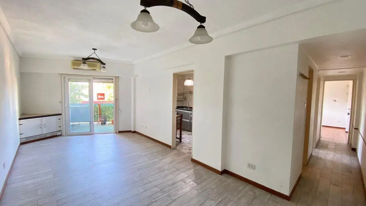 DEPARTAMENTO 3 AMB C/COCHERA Y BALCON CORRIDO 2