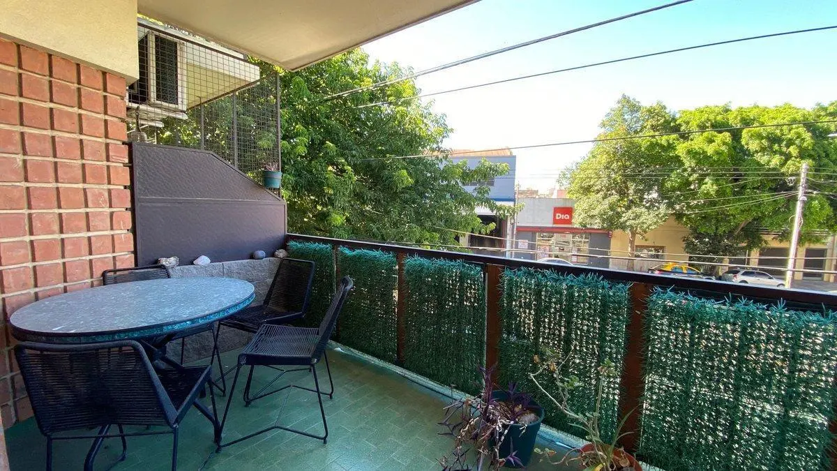 DEPARTAMENTO 3 AMB C/COCHERA Y BALCON CORRIDO 4