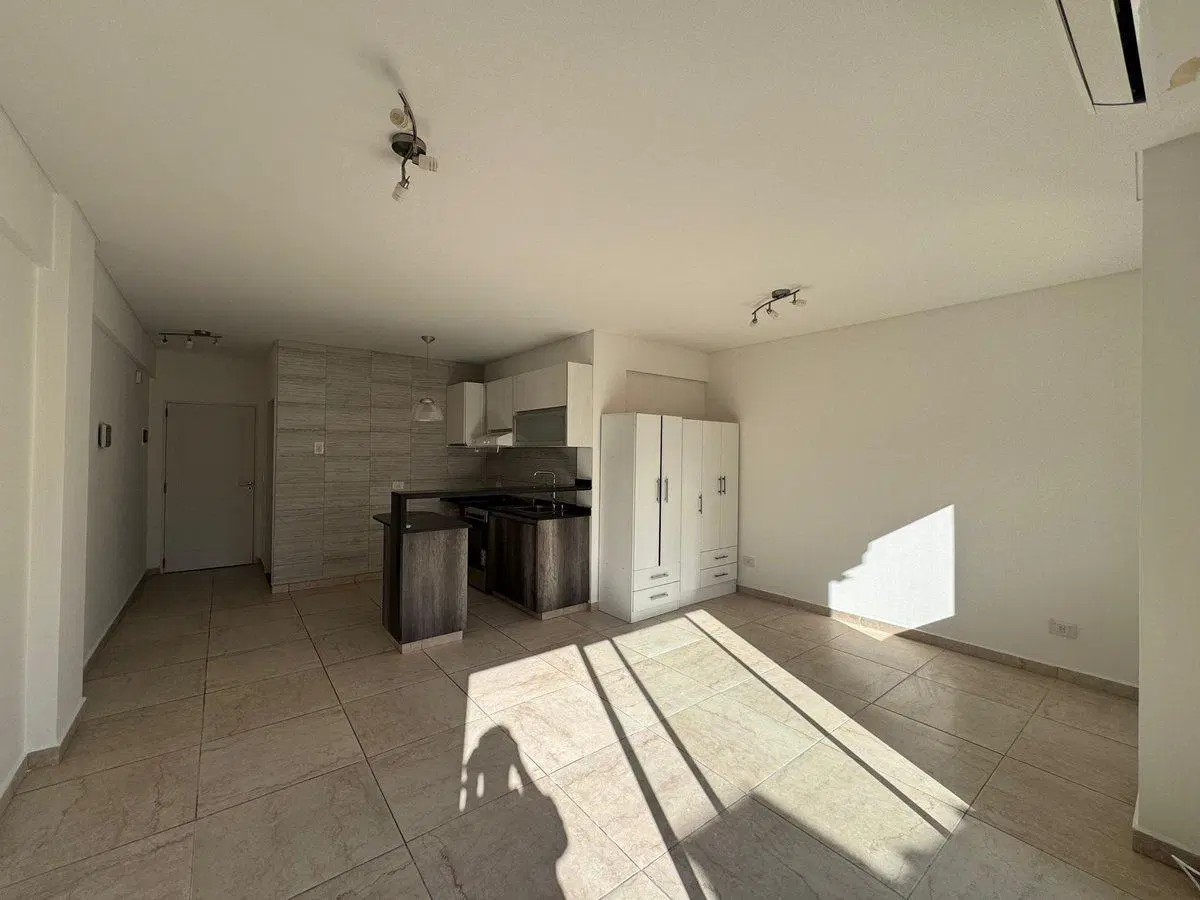 Venta Monoambiente divisible patio V Pueyrredon 5