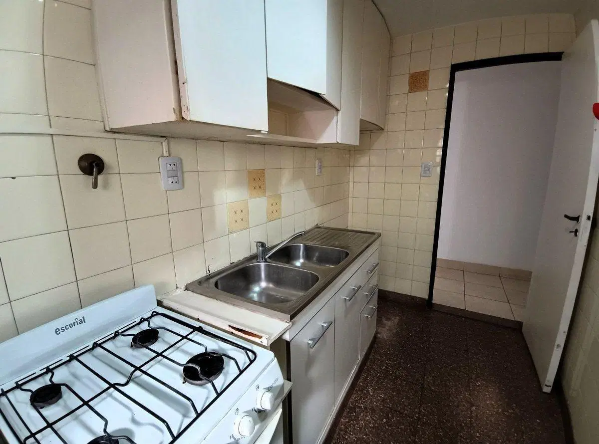 Venta departamento 2 ambientes con patio en Boedo 3