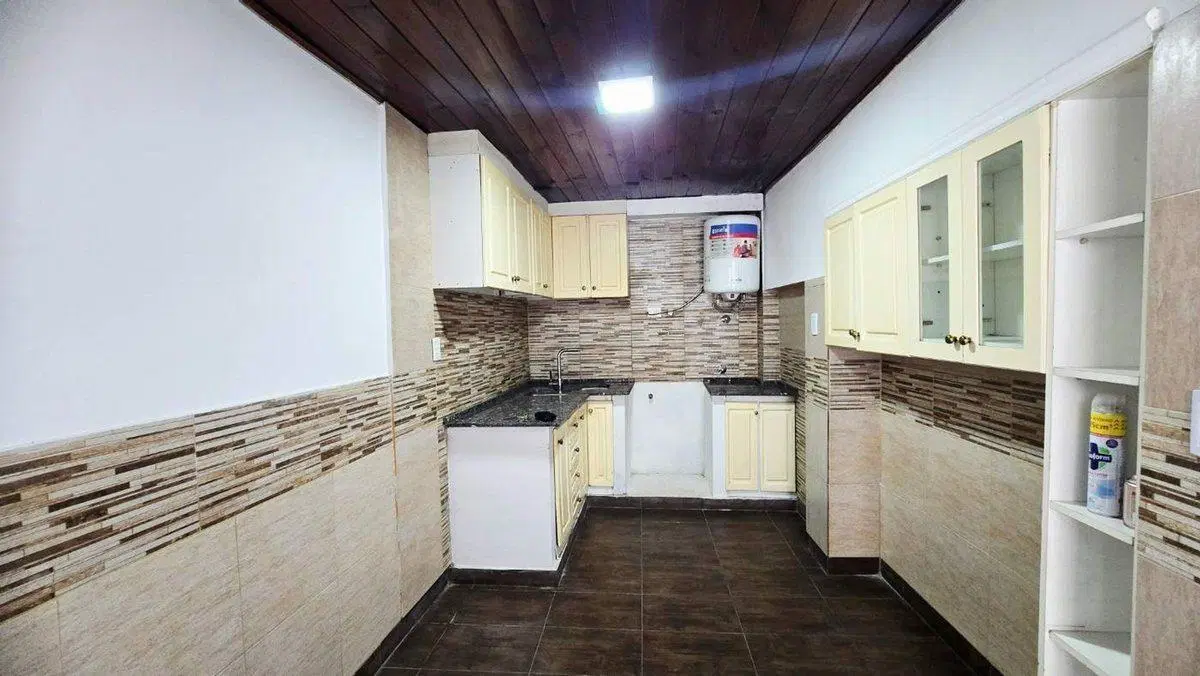 Venta PH 2 ambientes con patio, planta baja Munro 3