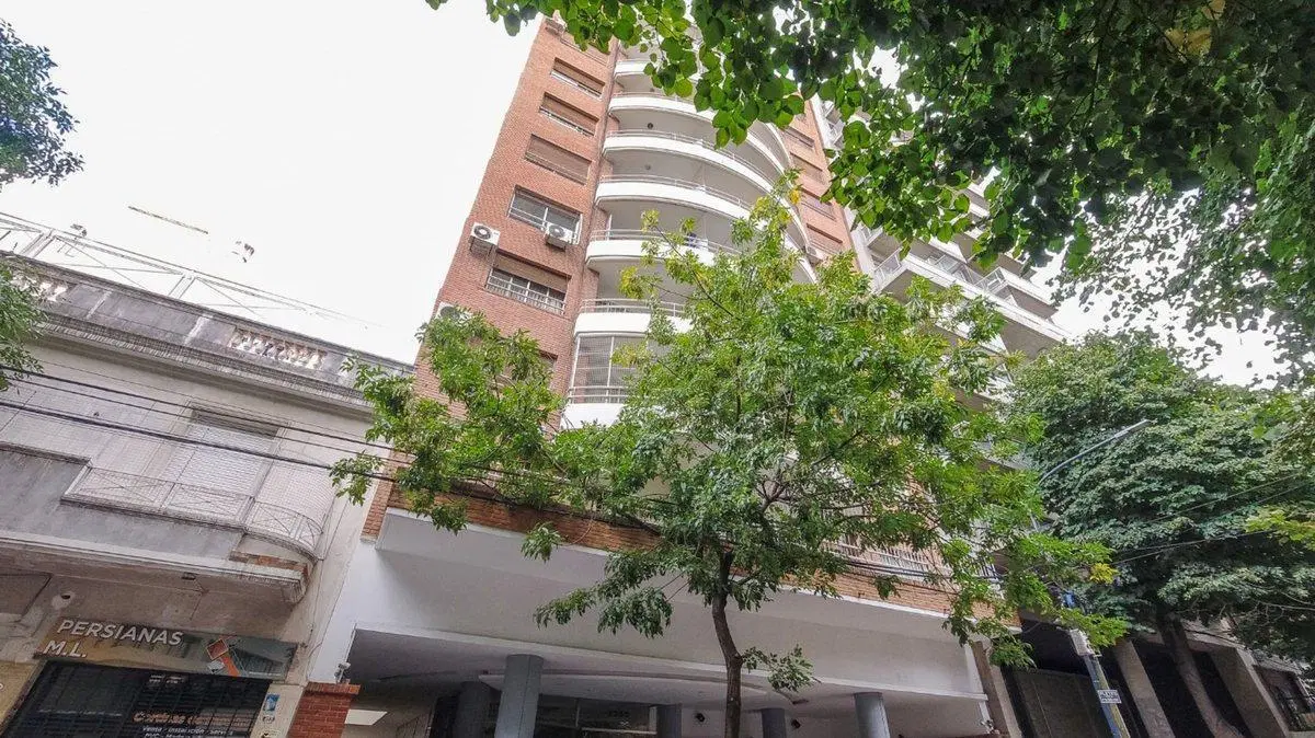 Departamento 4 ambientes cochera y balcón Belgrano 3